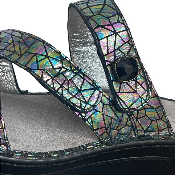Alegria Loti Women's Tectonic
Iridescent Leather Slide On
Sandals Sz 41(10.5) - Picture 10 of 12